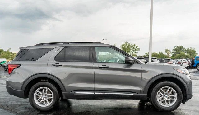 2025 Ford Explorer Active - Photo 5