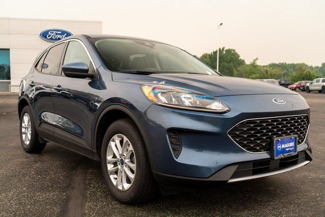Used 2020 Blue Metallic Ford SE image 4