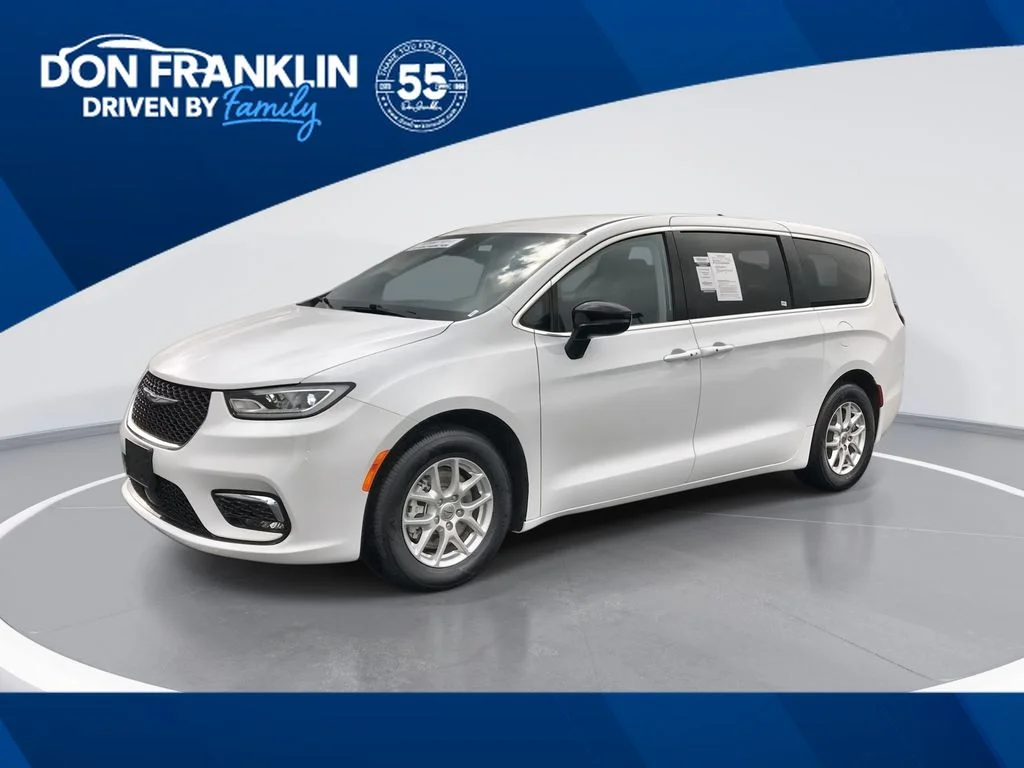 Used 2024 White Chrysler Touring L image 1