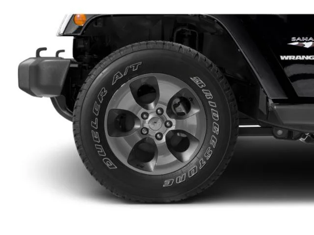 Used 2017 Granite Crystal Metallic Clearcoat Jeep Sahara image 14