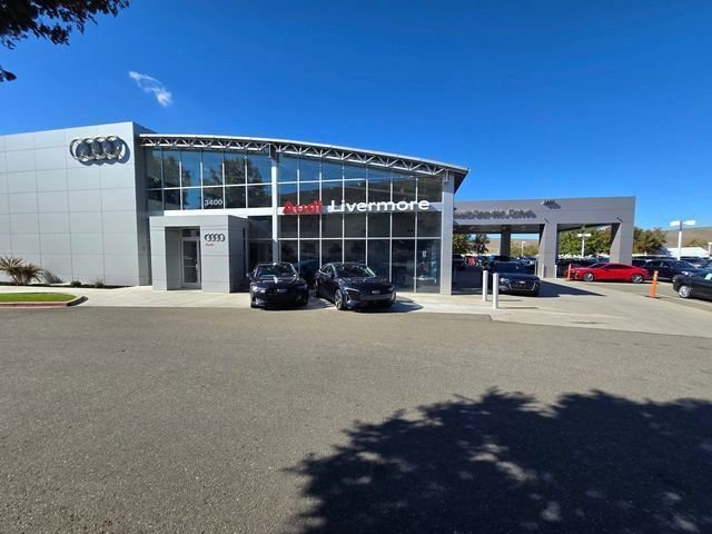 Used 2025 White Audi 55 Premium Plus image 32