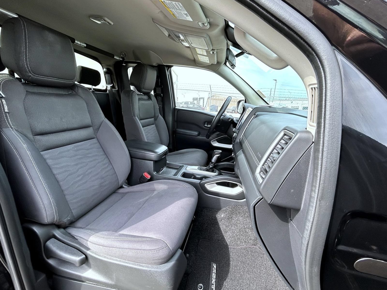 2022 Nissan Frontier SV - Photo 16