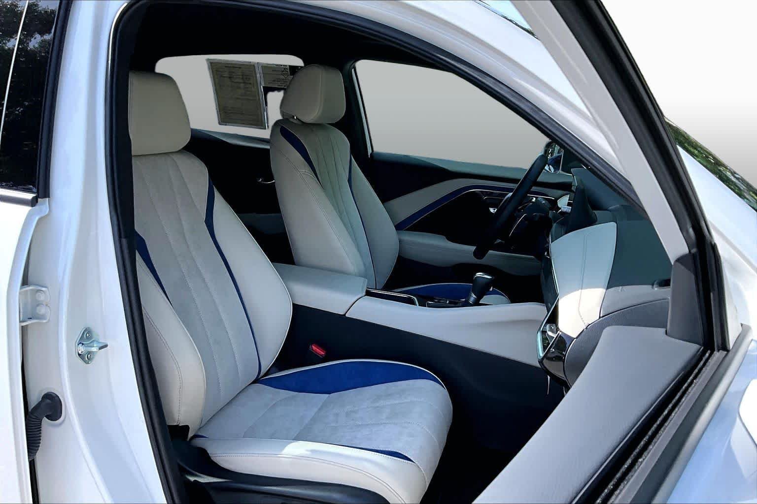Used 2025 Platinum White Pearl Acura w/A-Spec Package image 9