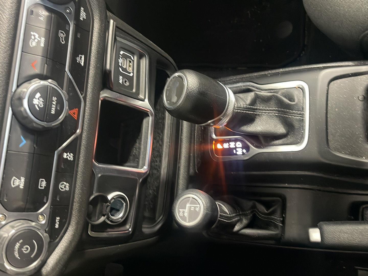 Used 2024 High Velocity Clearcoat Jeep Sport image 19
