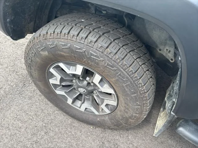 Certified Used 2022 LUNAR ROCK Toyota  image 5