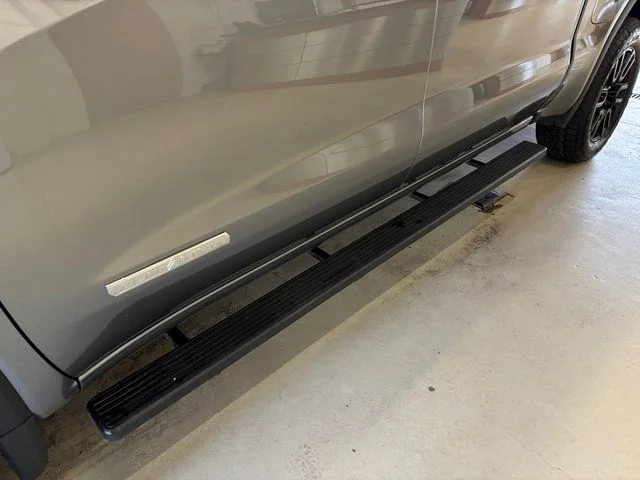 Used 2022 Gray GMC Elevation image 23