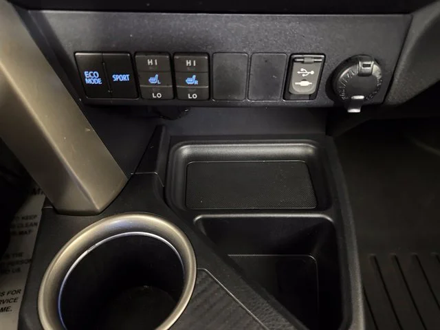 Used 2015 Pyrite Mica Toyota Limited image 15