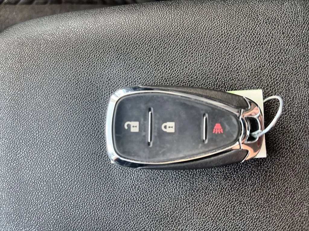 Used 2022 White Chevrolet LT image 36
