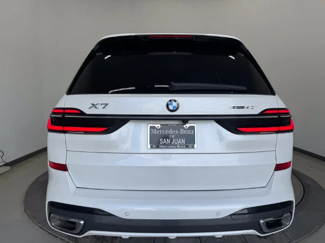 Used 2023 Mineral White Metallic BMW xDrive40i image 13