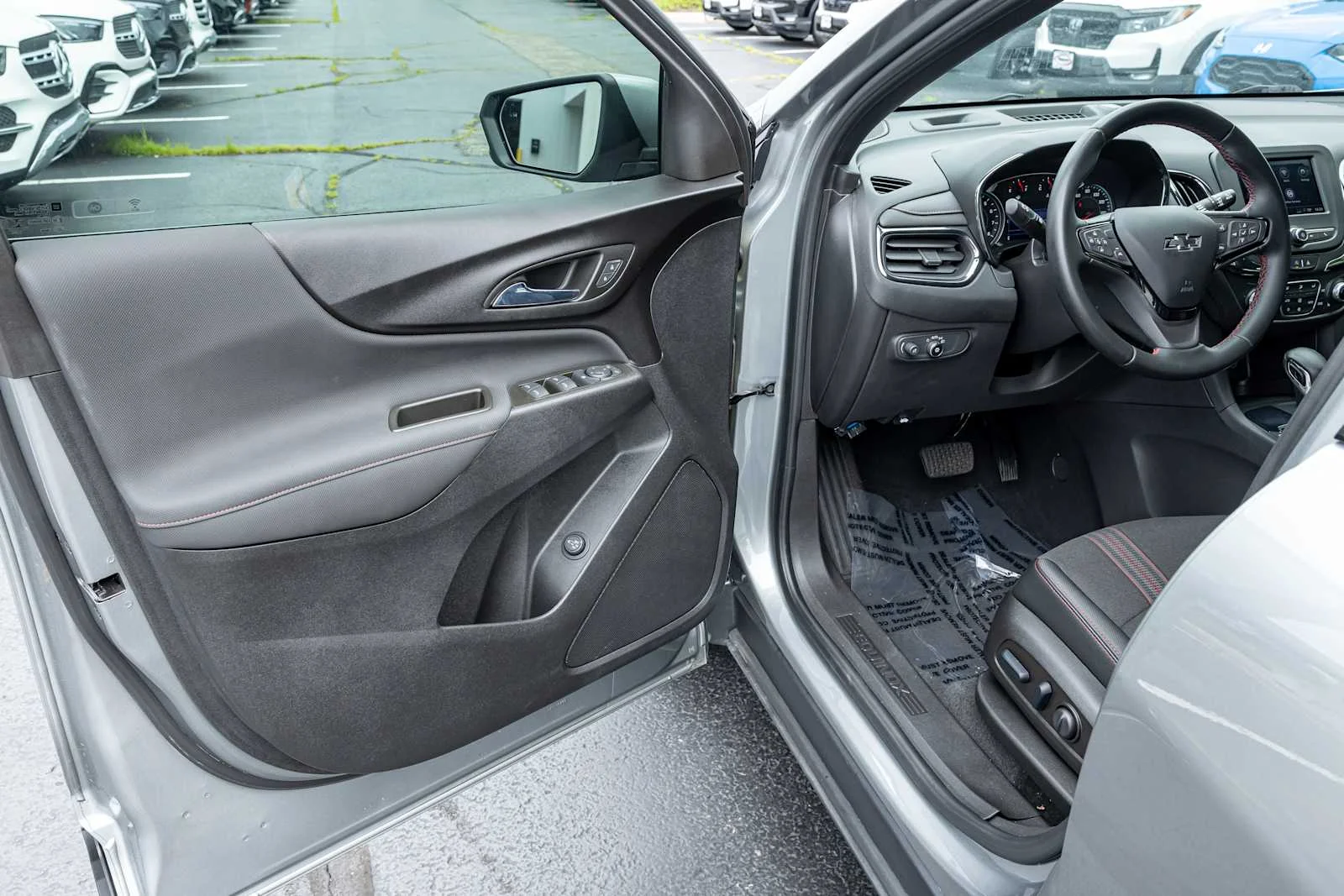 2023 Chevrolet Equinox RS - Photo 12