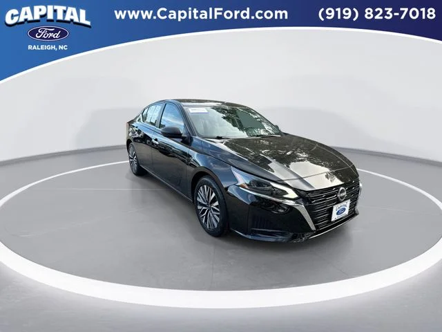 Used 2025 Black Nissan 2.5 SV image 2