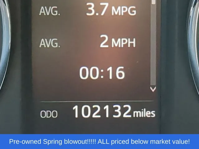 Used 2016 White Toyota XLE image 29