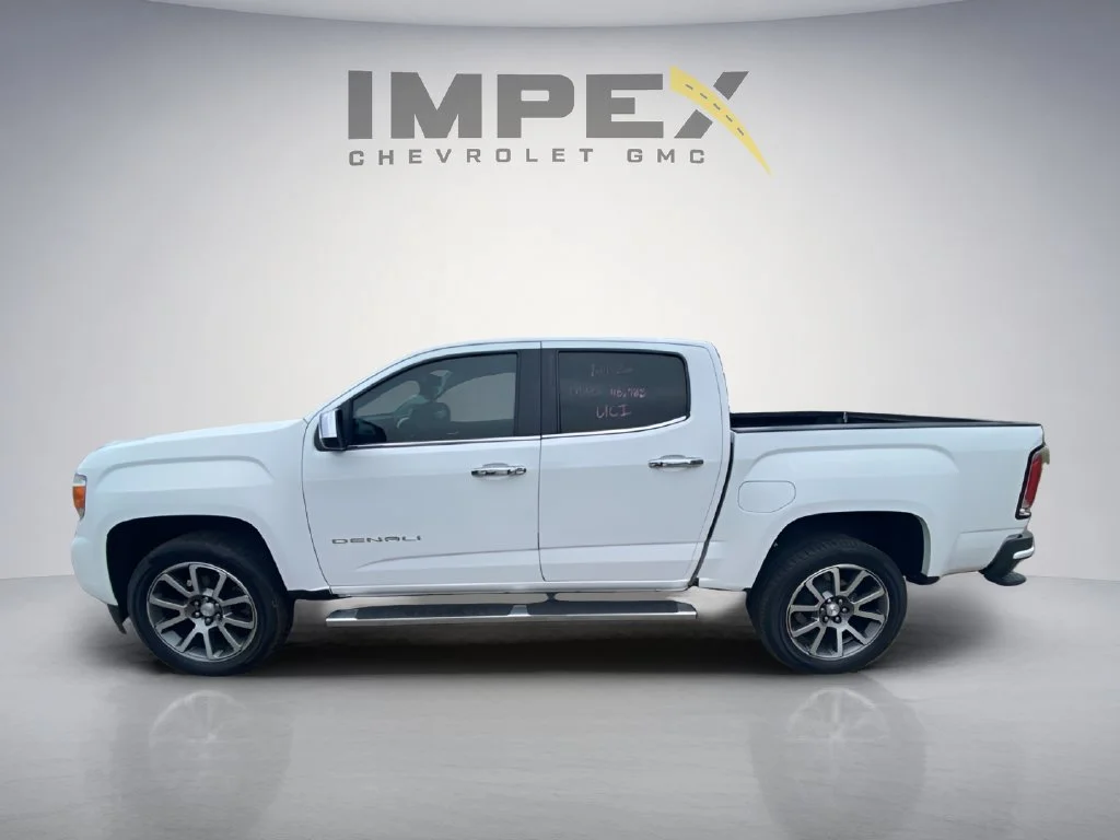 Used 2022 SUMMIT WHITE GMC 4WD Denali image 2