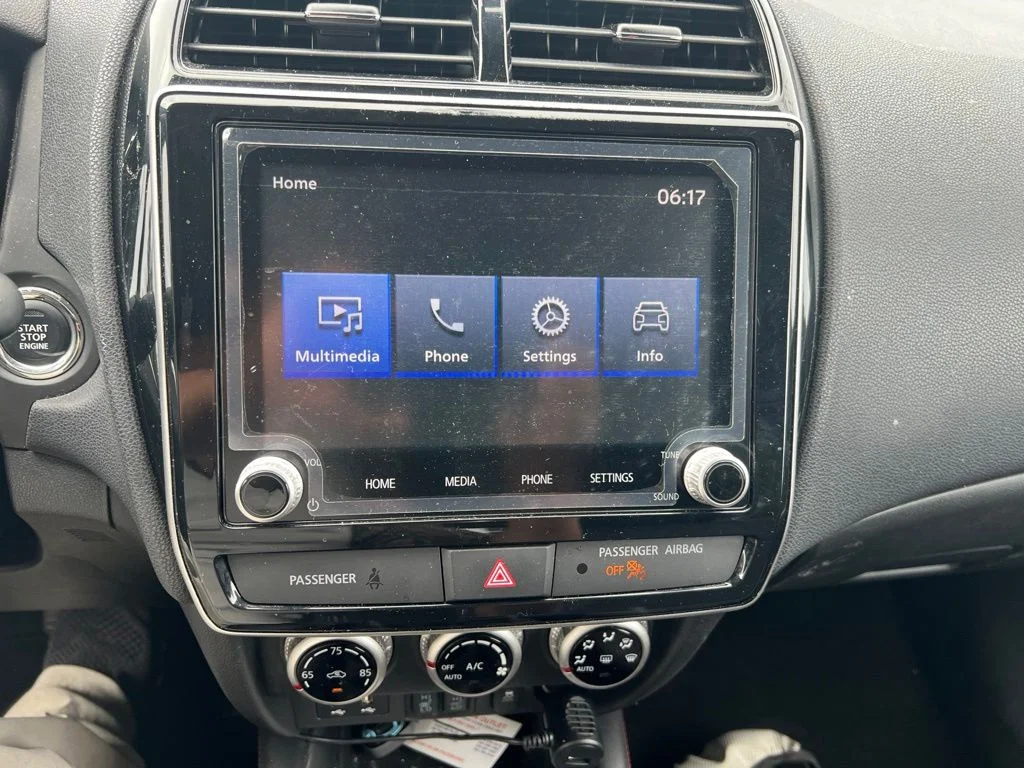 Used 2022 Gray Mitsubishi 2.0 SE image 9