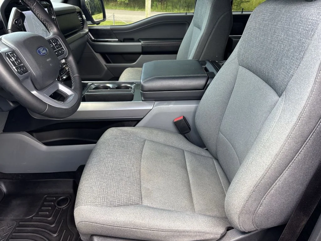 Used 2024 White Ford XLT image 17