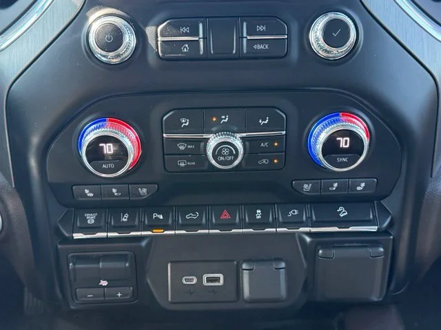 Used 2021 White GMC Denali image 23