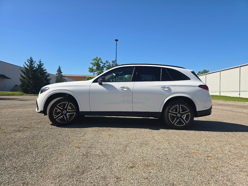 New 2026 Polar White Mercedes-Benz GLC 300 image 14