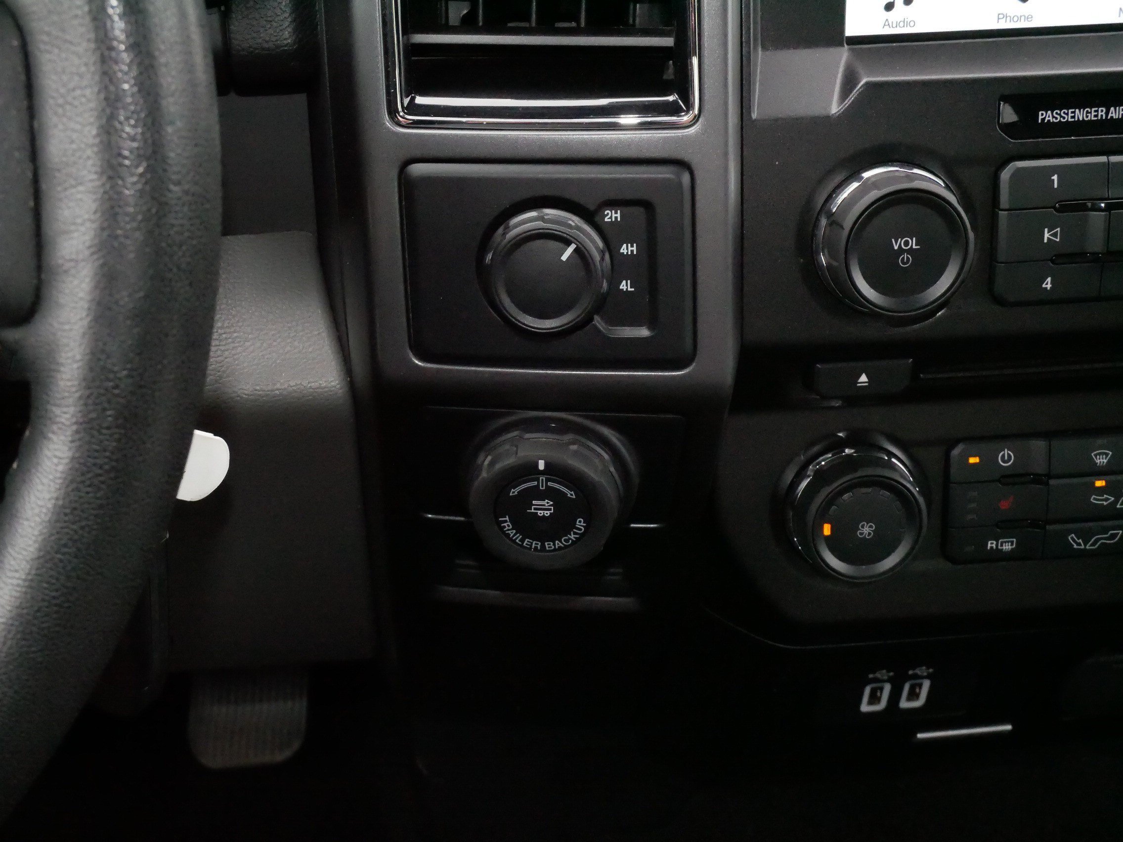 Used 2018 Blue Jeans Metallic Ford XLT image 24