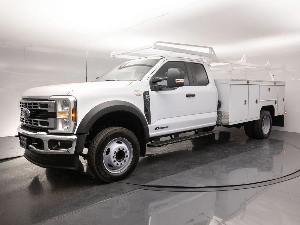 2026 Ford F-450 Super Duty Chassis Cab XL - Photo 3