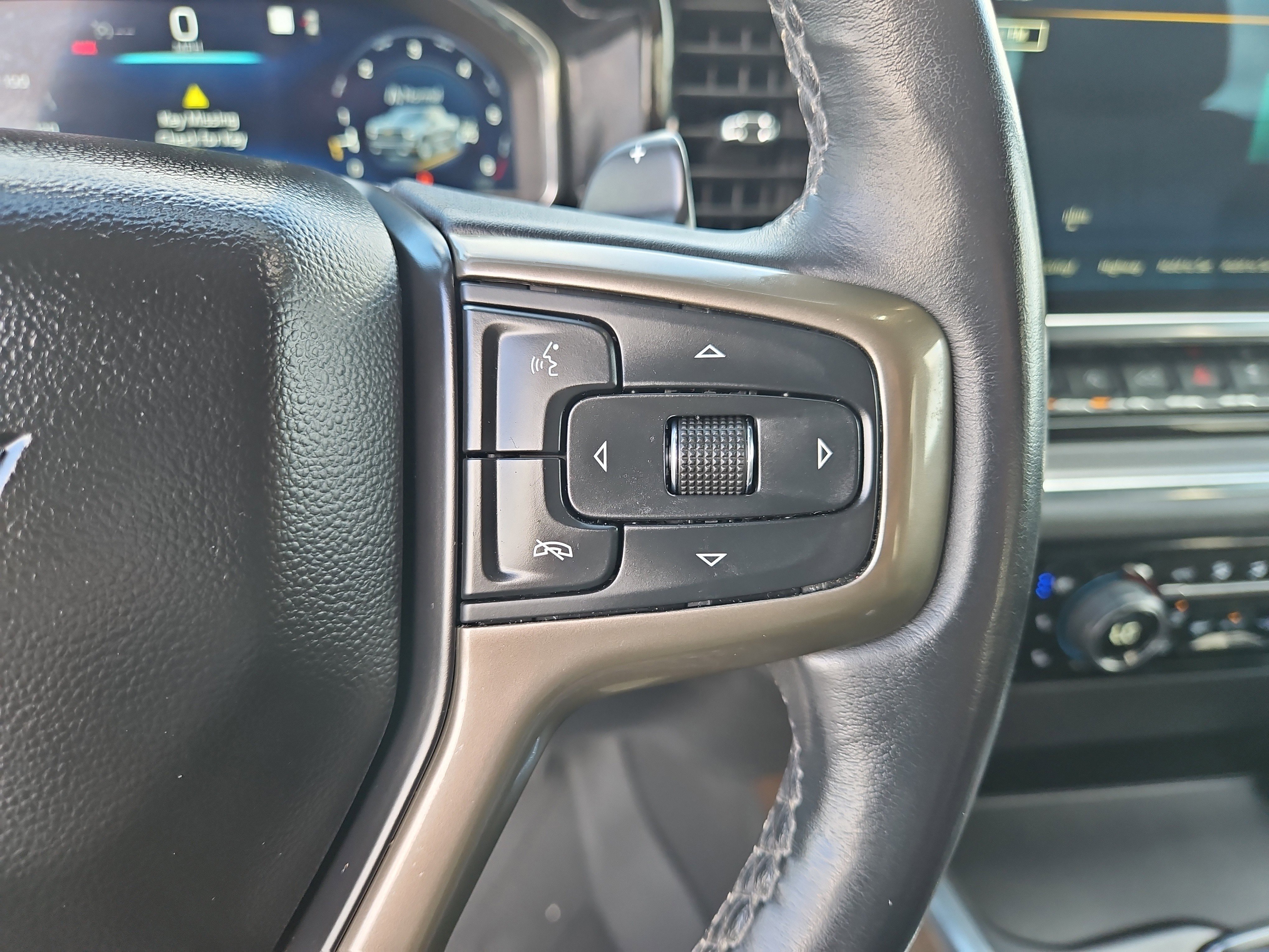 Used 2023 Iridescent Pearl Tricoat Chevrolet High Country image 24