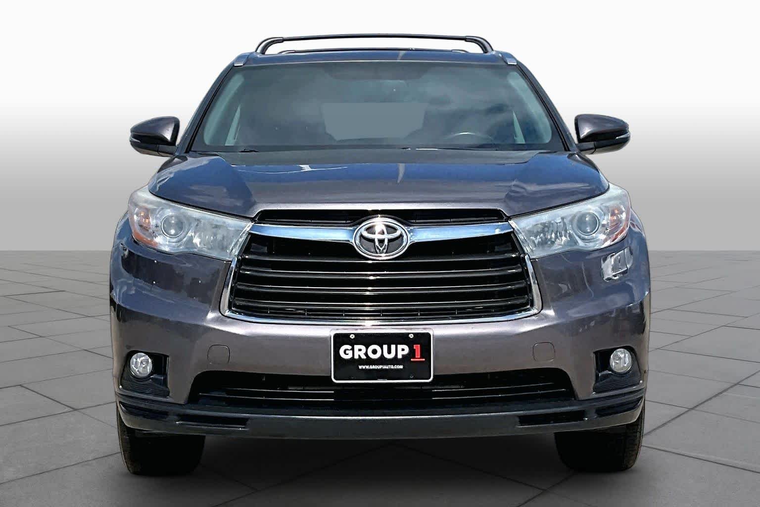 Used 2015 Predawn Gray Mica Toyota XLE image 4