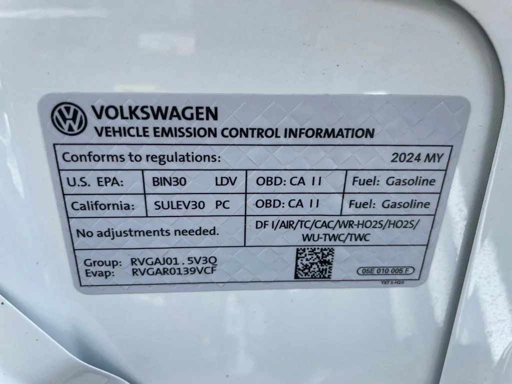 Used 2024 Pure White Volkswagen 1.5T SE image 32