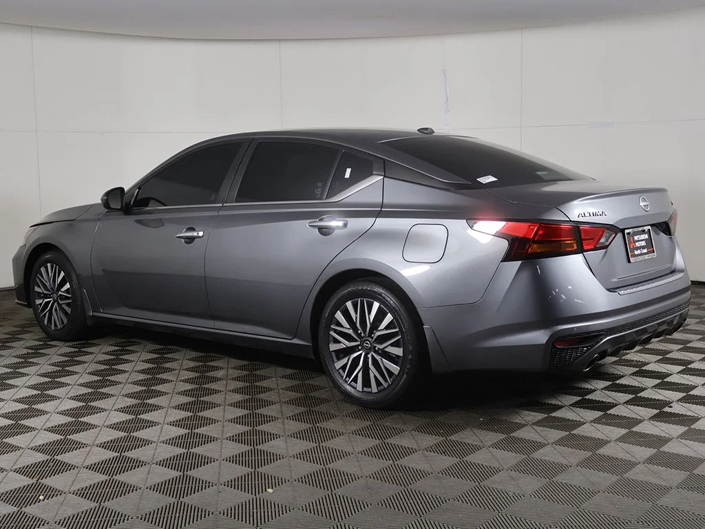 Used 2023 Gray Nissan 2.5 SV image 10