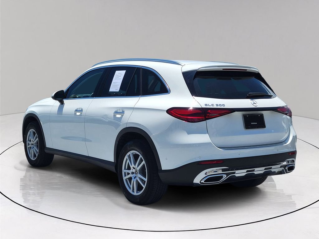 Certified Used 2023 White Mercedes-Benz GLC 300 image 4