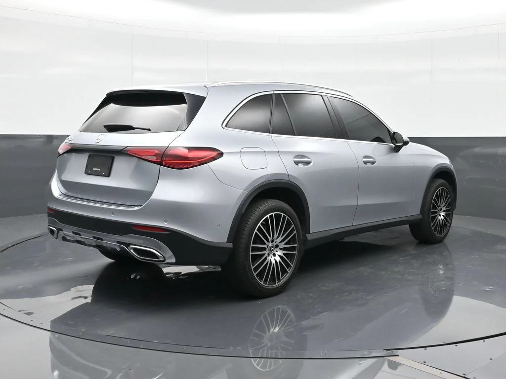 Used 2023 Silver Mercedes-Benz GLC 300 image 5