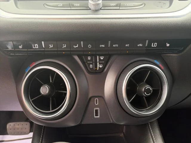 Used 2025 Habanero Chevrolet LT image 23