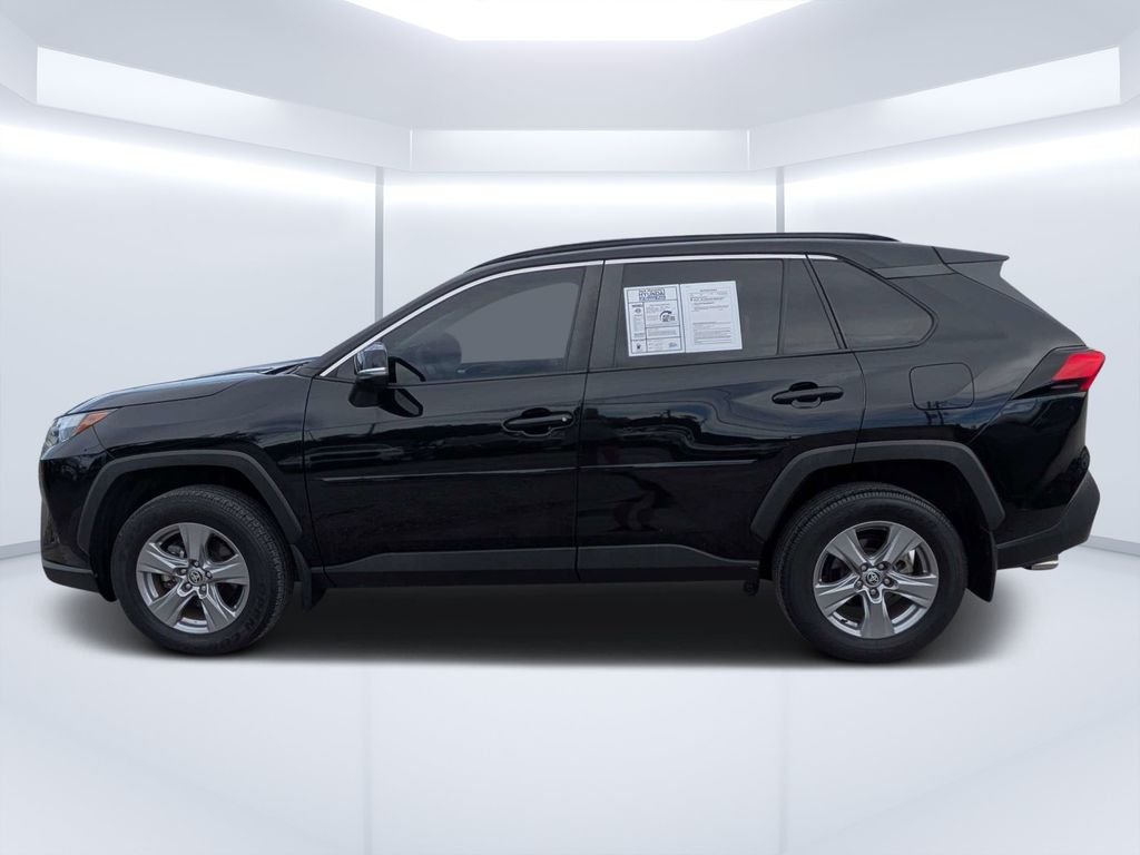 Used 2022 Black Toyota XLE image 8