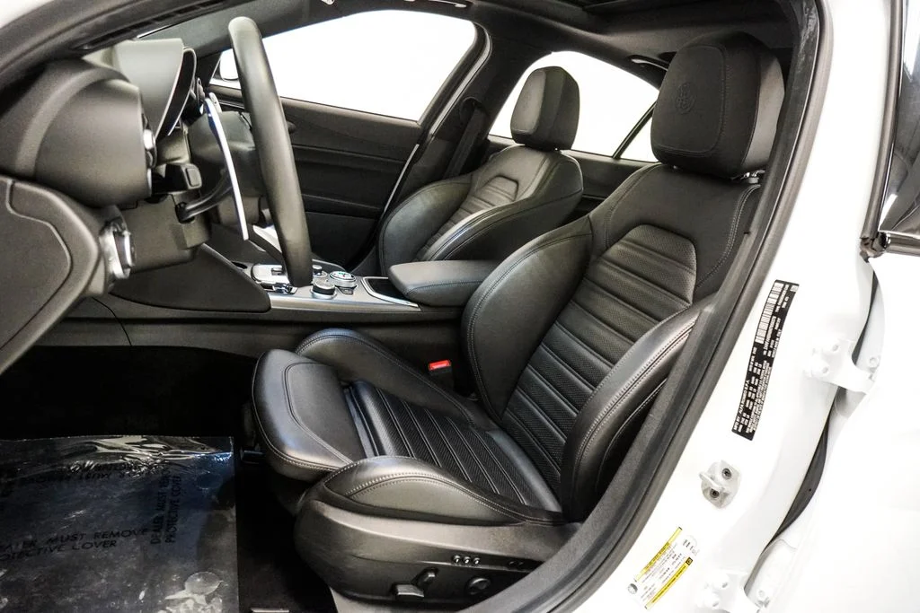 Used 2022 White Alfa Romeo Veloce image 6