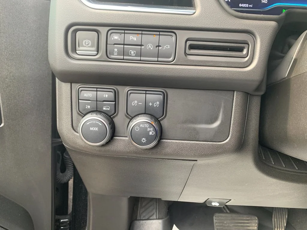 Used 2022 Black Chevrolet RST image 31