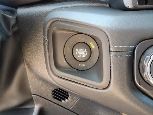 Used 2026  Jeep Sahara image 10