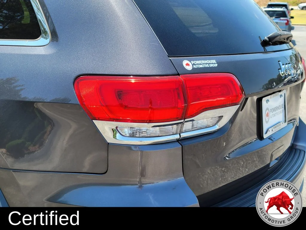 Used 2018 Gray Jeep Laredo E image 13