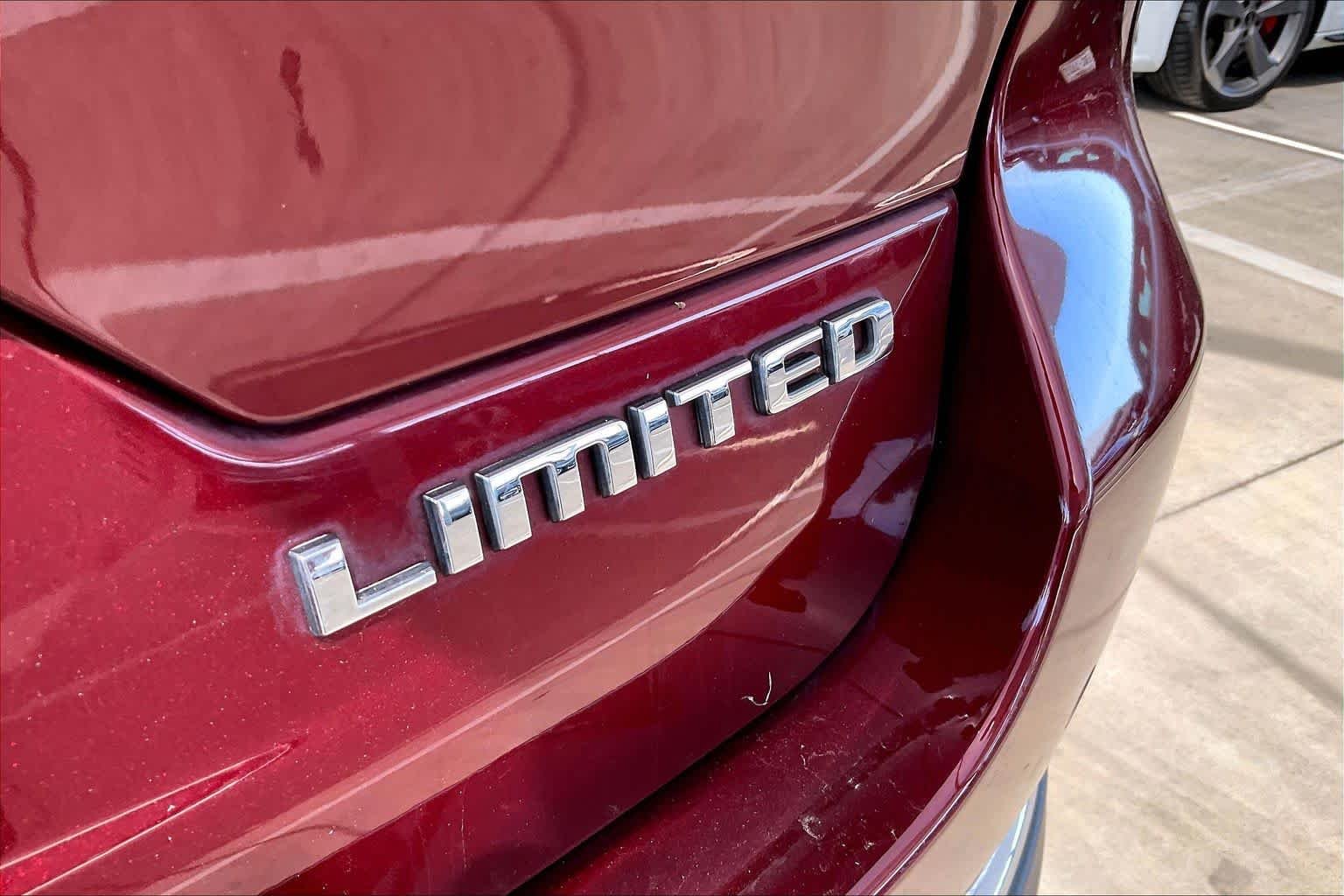 Used 2022 Velvet Red Pearlcoat Jeep Limited image 31