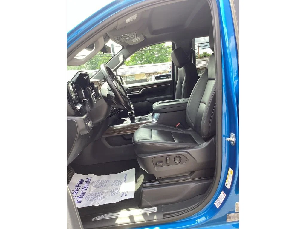 Used 2022 Glacier Blue Metallic Chevrolet LT Trail Boss image 9