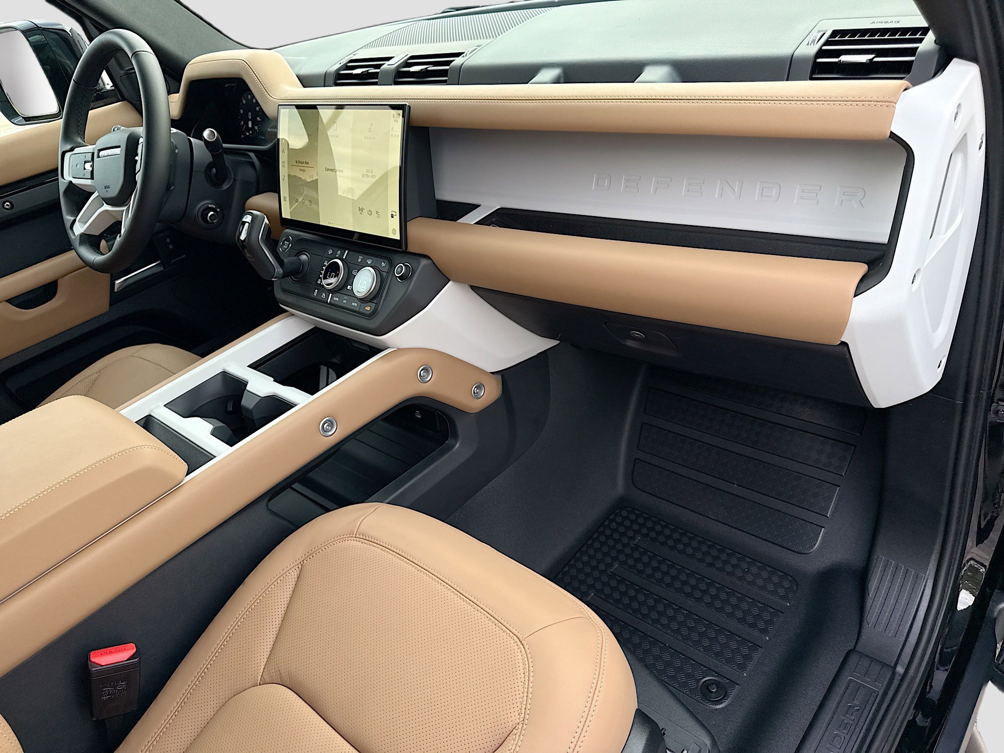 New 2026 Santorini Black Land Rover S image 14