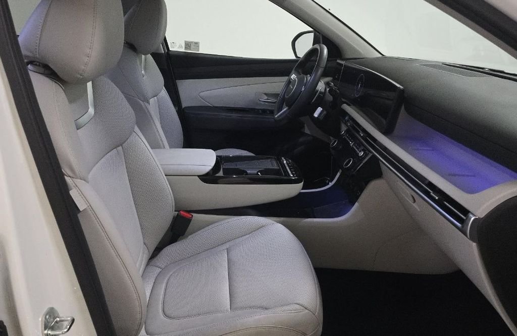 Used 2025 White Hyundai Limited image 8