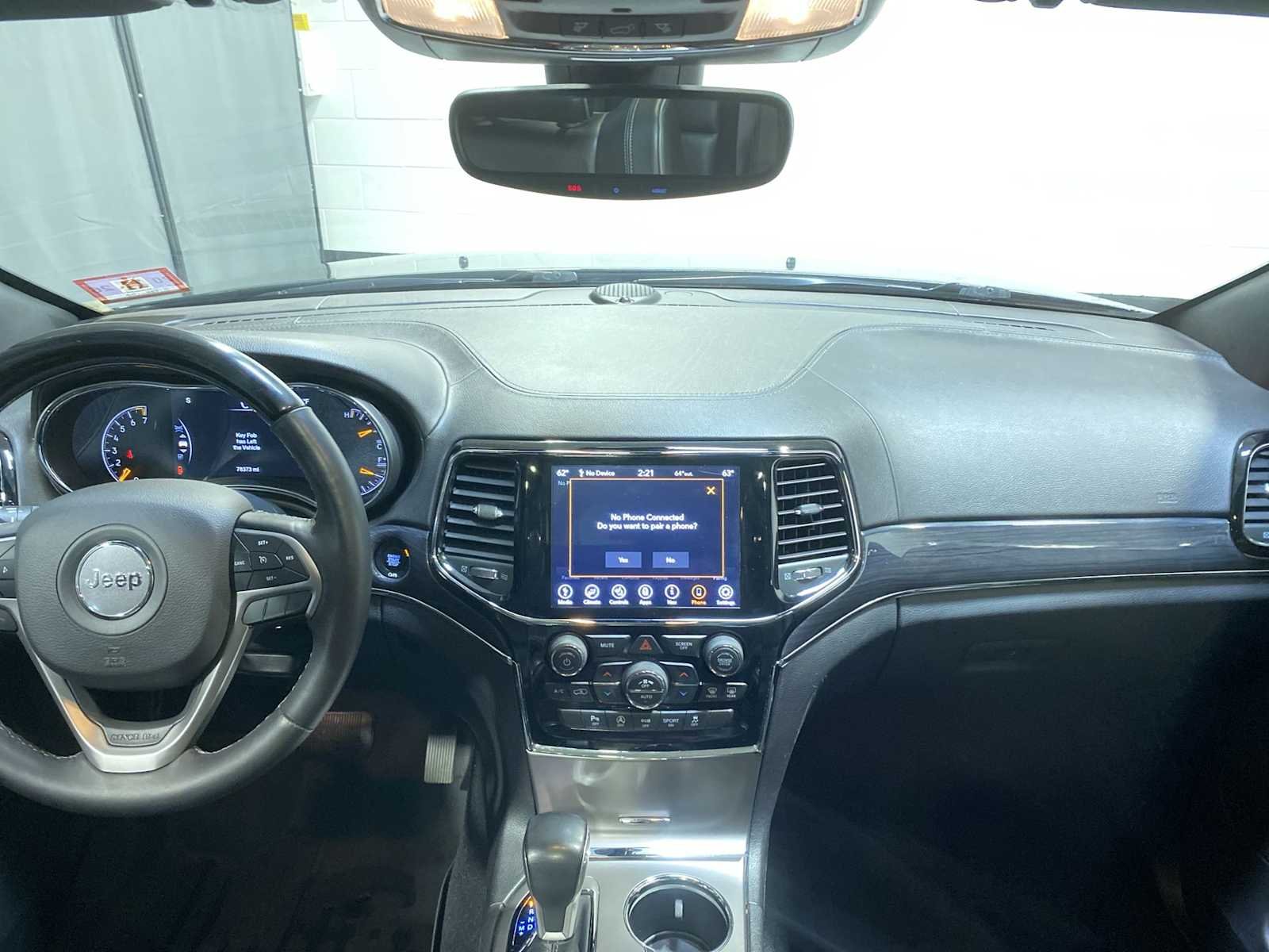 Used 2019 Diamond Black Crystal Pearlcoat Jeep Overland image 10