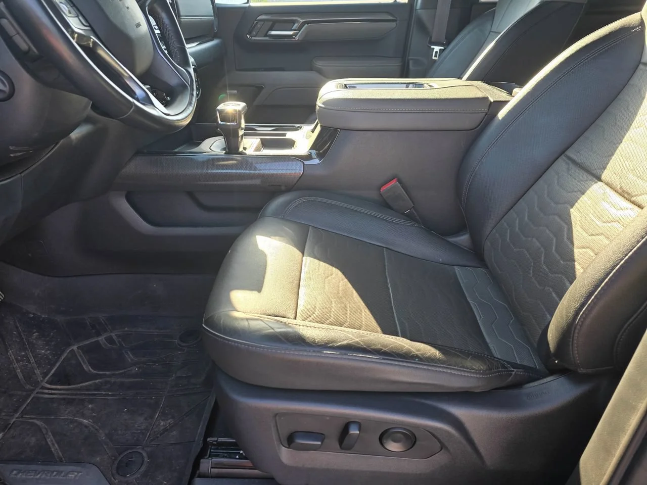 Used 2022 Black Chevrolet ZR2 image 9