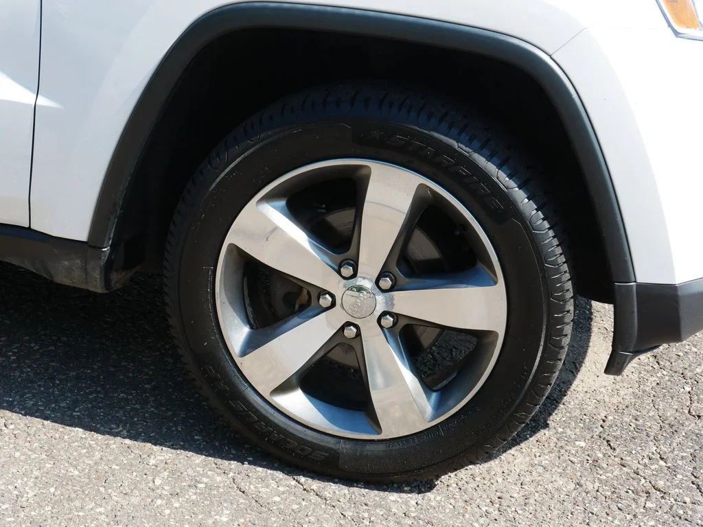 Used 2015 White Jeep Limited image 7