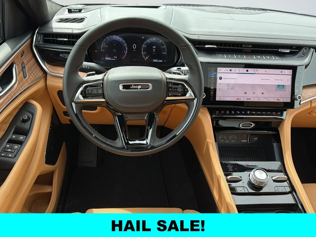 New 2026 Diamond Black Crystal Pearl-Coat Exterior Paint Jeep Summit image 27