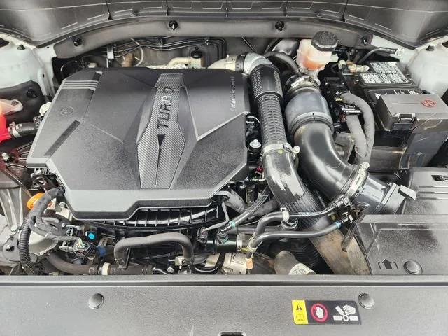 Used 2023  Kia SX image 32
