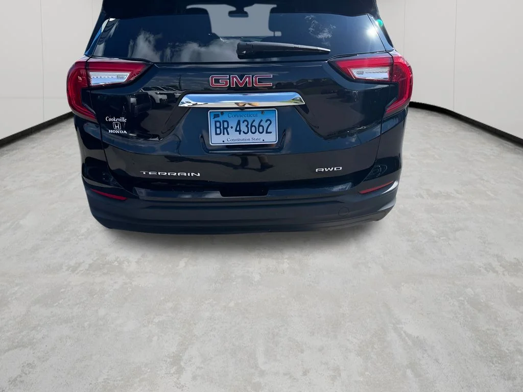 Used 2024 Ebony Twilight Metallic GMC SLE image 4