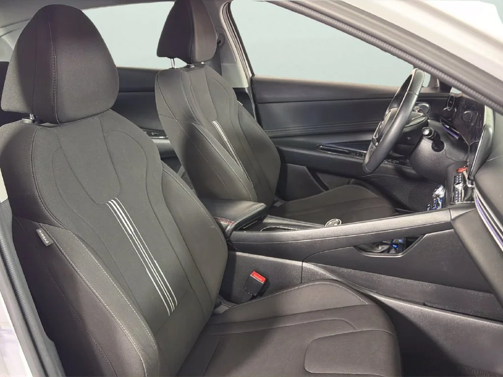 Used 2024 White Hyundai SEL image 34