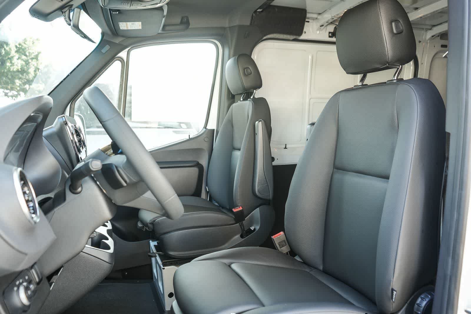 New 2026 Arctic White Mercedes-Benz Cargo 144WB Std Roof RWD 2.0L I4 Diesel Turbo SO image 16