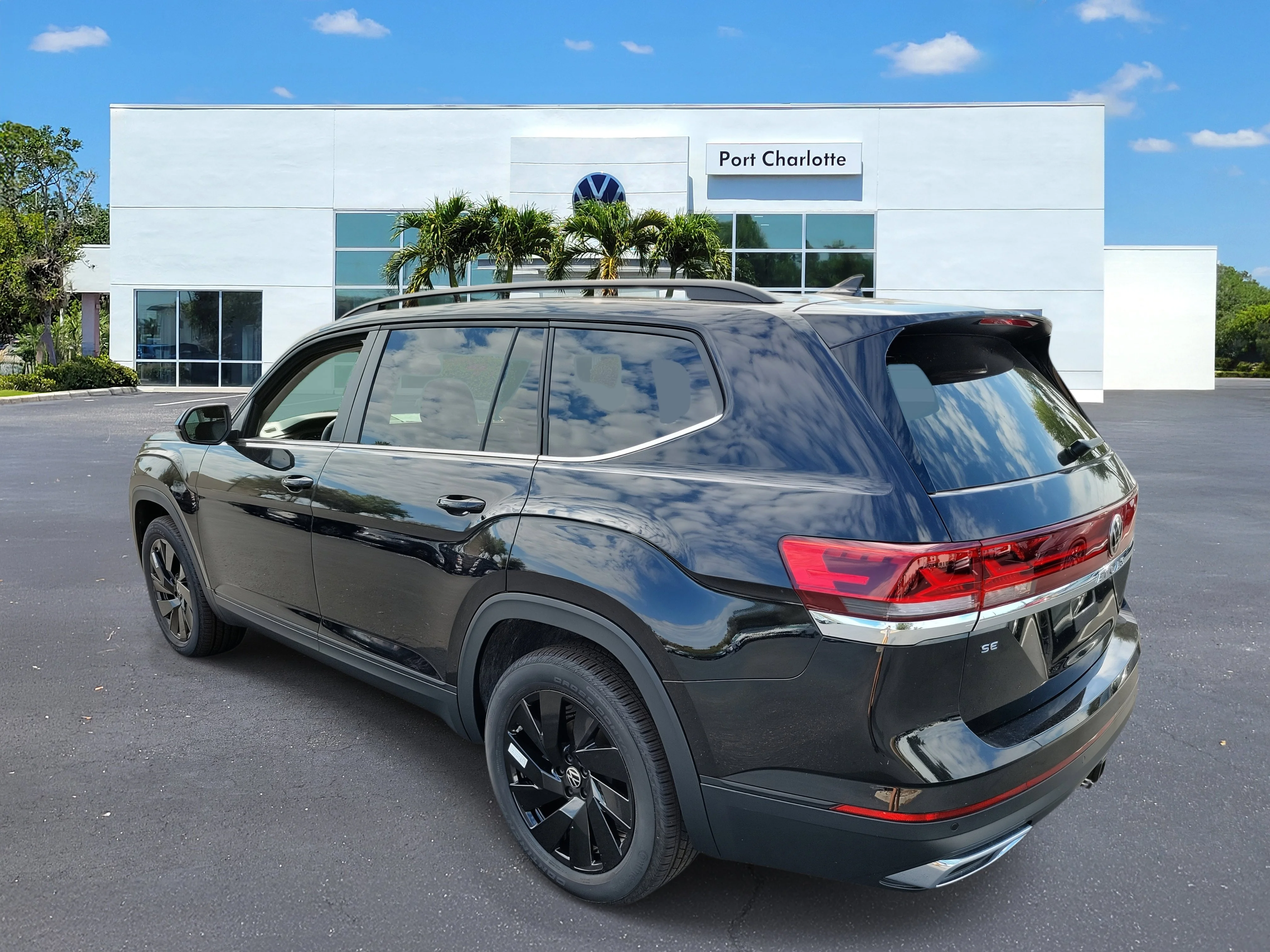 New 2026 Black Volkswagen SE w/Technology image 33