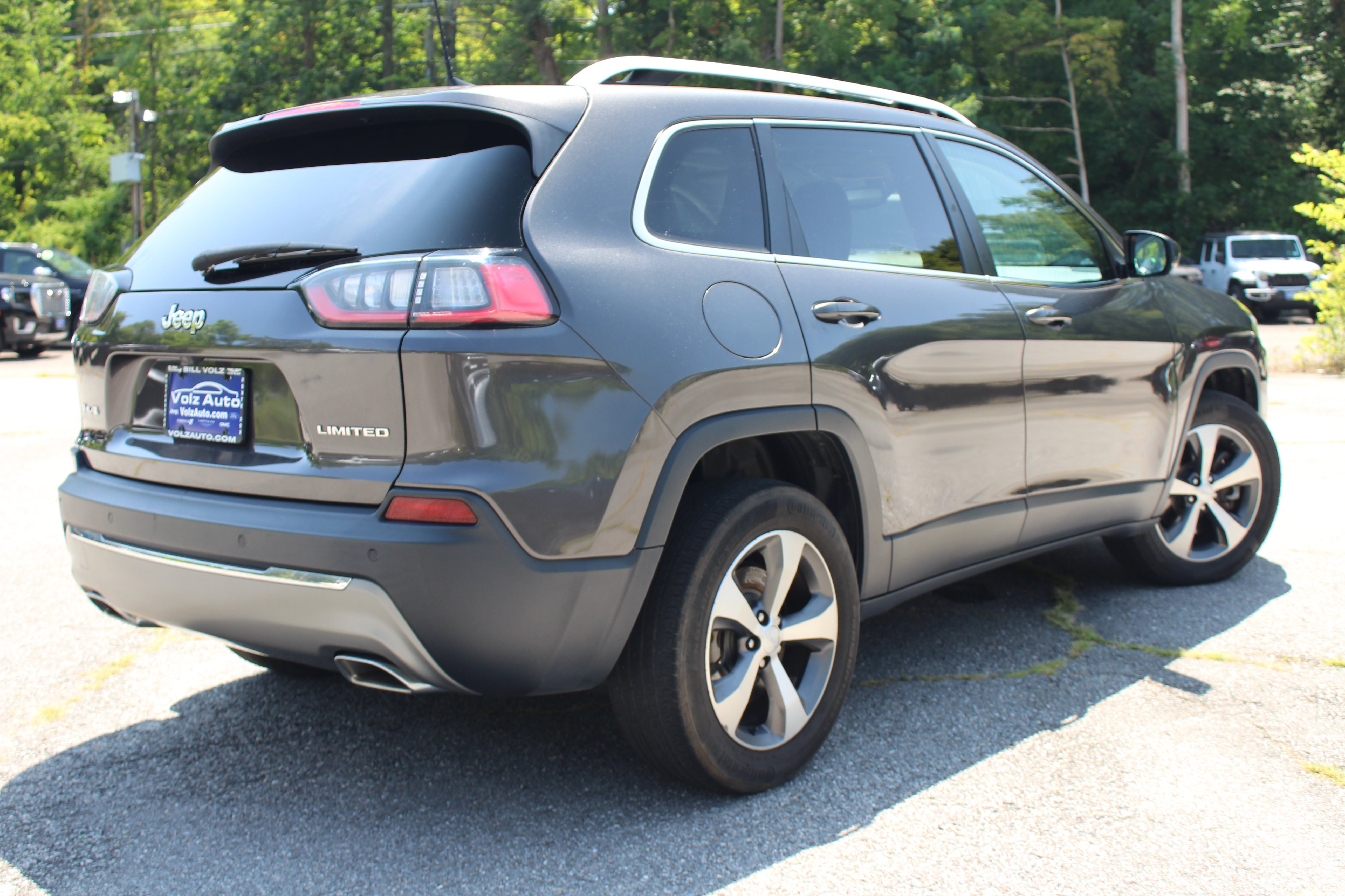 Used 2020 Jeep Cherokee Limited with VIN 1C4PJMDX8LD609067 for sale in Cortlandt, NY