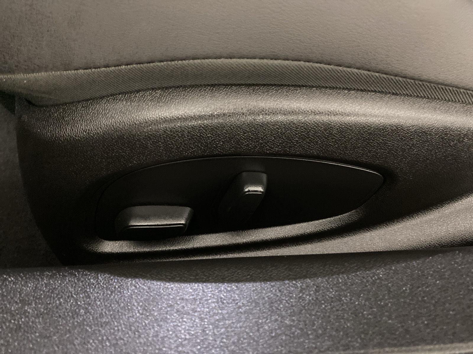 Used 2018 Black Chevrolet 2SS image 11